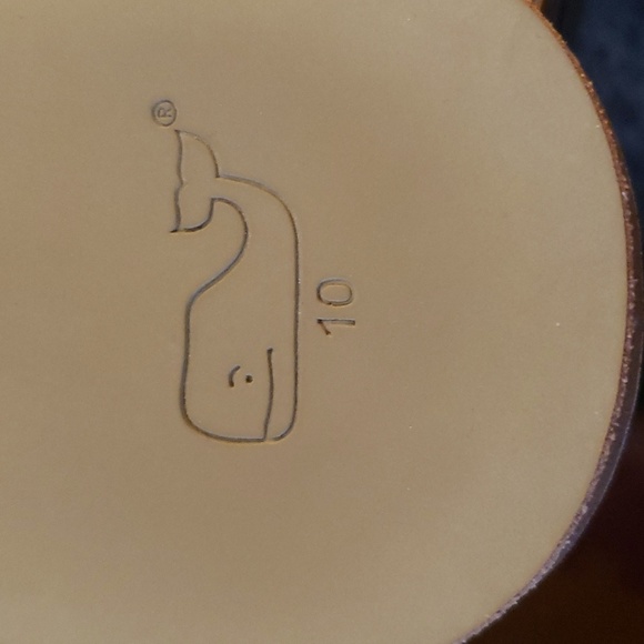 Vinyard Vines flip-flops - Picture 2 of 3